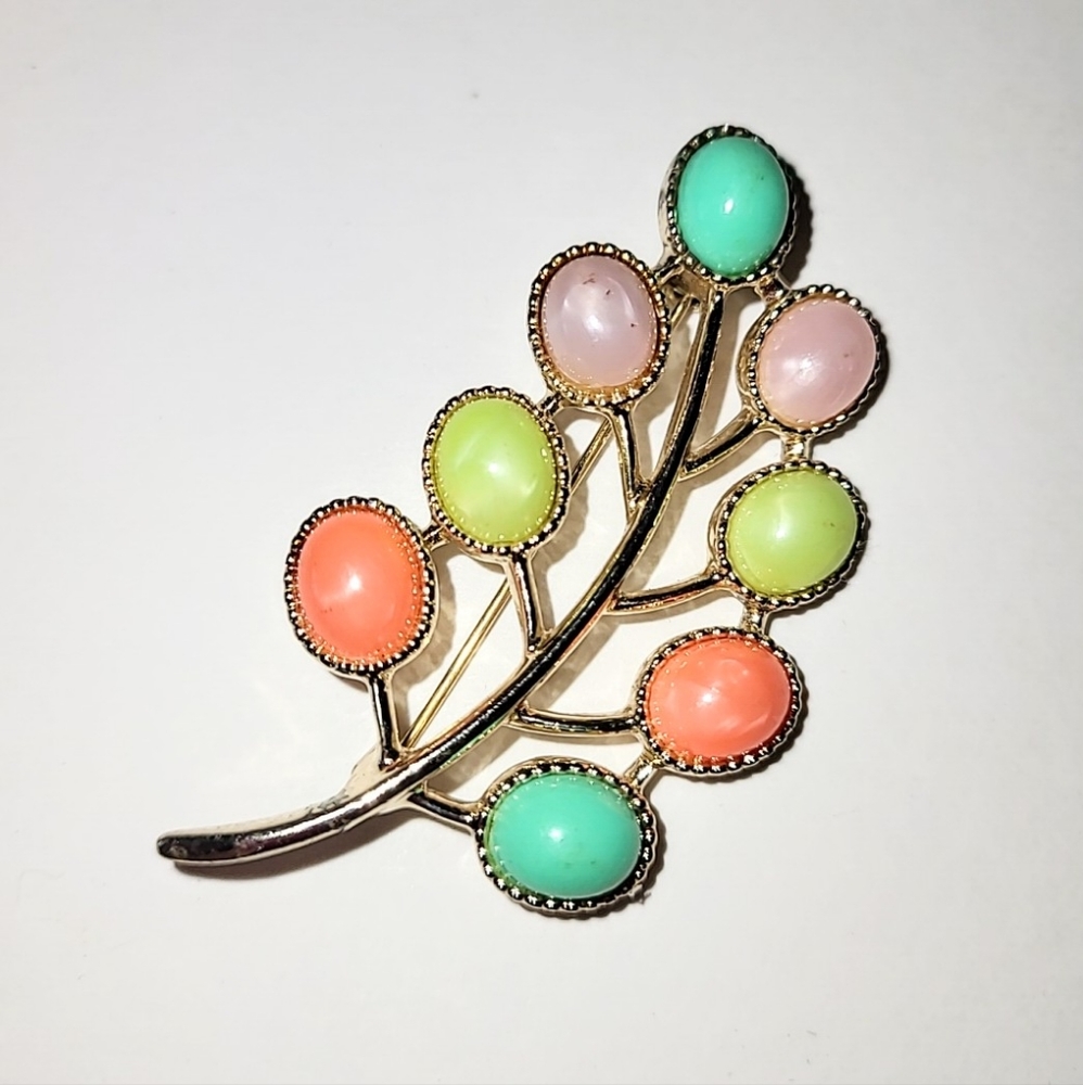 SARAH COVENTRY "CANDY LAND" PASTEL PIN BROOCH 1970s